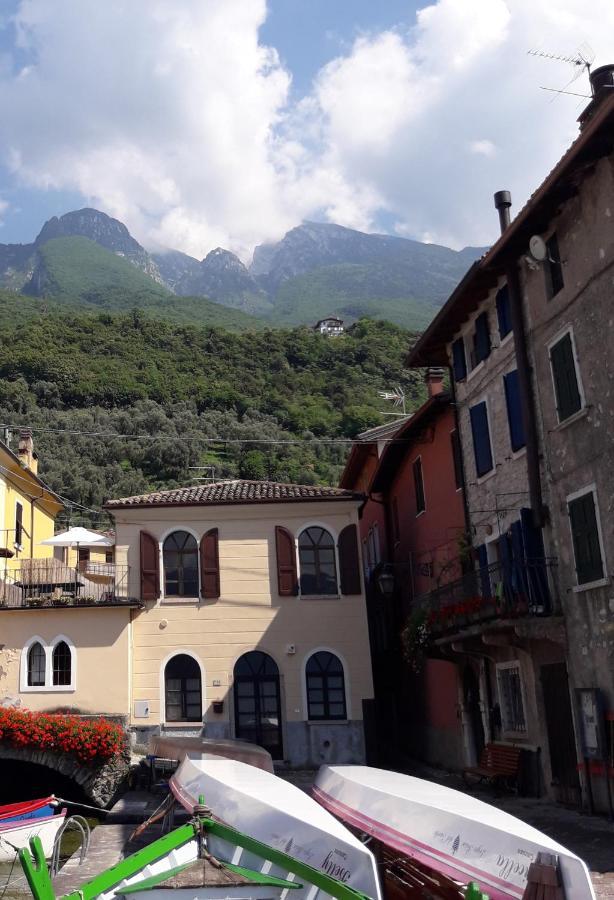 Klimt'S Mill Overlooking Port Malcesine Kültér fotó